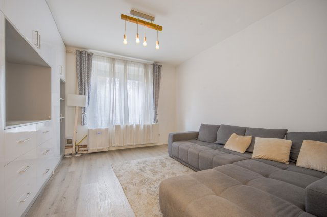 Eladó téglalakás, Budapesten, XIV. kerületben, Szatmár utcában