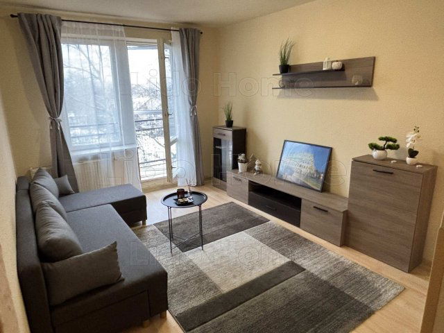 Eladó panellakás, Székesfehérvárott 45.999 M Ft, 2 szobás