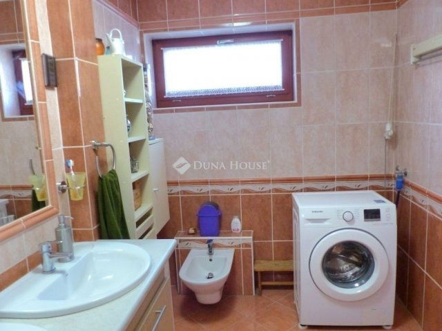 Eladó családi ház, Kozármislenyen 128.5 M Ft, 5 szobás