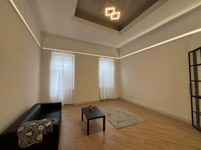 Eladó téglalakás, Budapesten, VI. kerületben, Teréz körúton