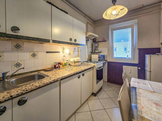 Eladó panellakás, Sopronban 51.9 M Ft, 1+2 szobás