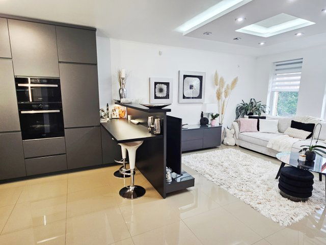 Eladó családi ház, Vecsésen 139.9 M Ft, 4 szobás