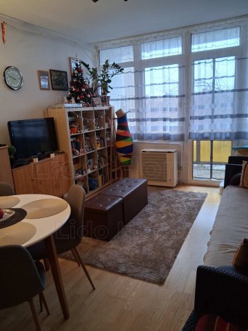 Eladó panellakás, Egerben 41 M Ft, 1+1 szobás