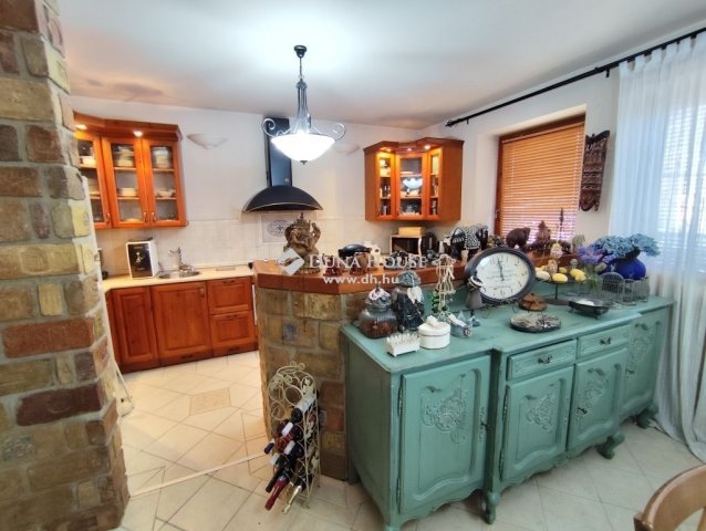 Eladó családi ház, Budapesten, XXI. kerületben 289.9 M Ft