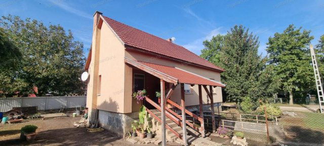 Eladó családi ház, Kecskeméten 68.9 M Ft, 4 szobás