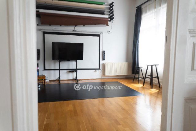 Eladó téglalakás, Budapesten, VII. kerületben 134.9 M Ft