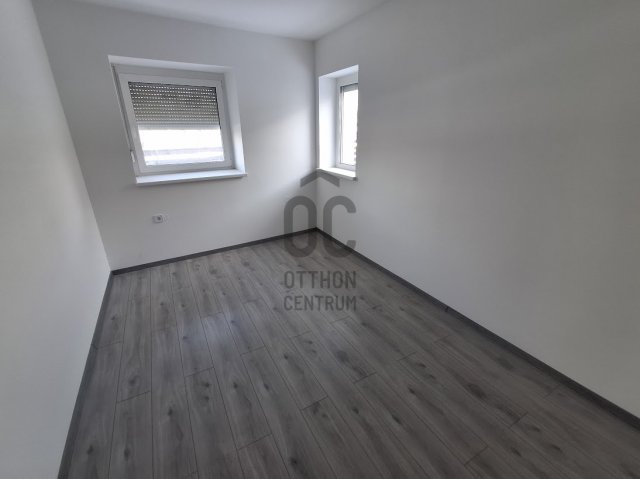 Eladó téglalakás, Abonyban 44.99 M Ft, 3 szobás