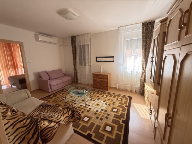 Eladó panellakás, Pakson 0.18 M Ft, 3 szobás