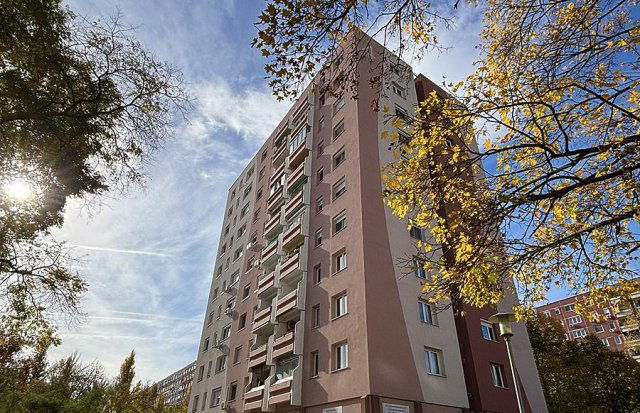 Eladó panellakás, Budapesten, III. kerületben 63.9 M Ft