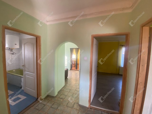 Eladó ikerház, Hegyeshalomban 32 M Ft, 2 szobás