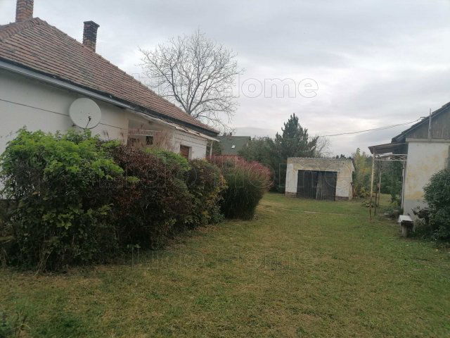 Eladó családi ház, Balatonbogláron 36.9 M Ft, 2+1 szobás