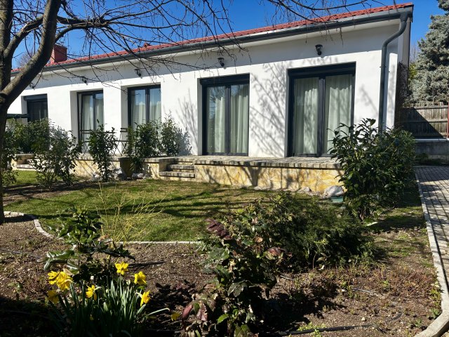 Eladó téglalakás, Balatonfüreden 85.9 M Ft, 2 szobás