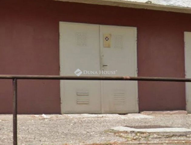 Eladó garázs, Pécsett 11.9 M Ft / költözzbe.hu