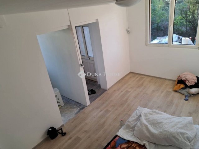 Eladó nyaraló, Nagyvenyimen 10 M Ft, 2 szobás