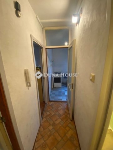 Eladó panellakás, Szegeden 44.9 M Ft, 2 szobás