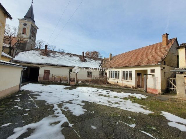 Eladó családi ház, Dunaszekcsőn 32.9 M Ft, 6 szobás