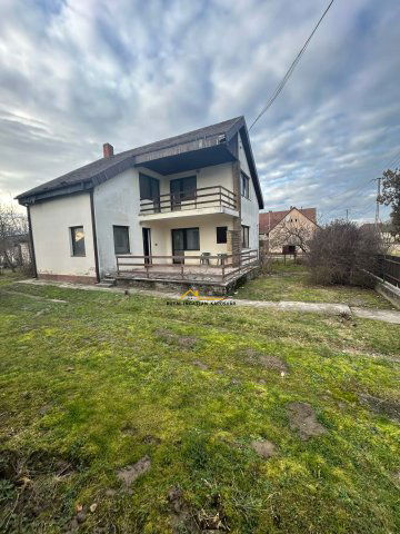 Eladó családi ház, Nagybajomban, Kossuth utcában 30 M Ft