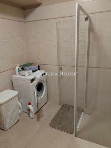 Kiadó téglalakás, albérlet, Pécsett 270 E Ft / hó, 4 szobás