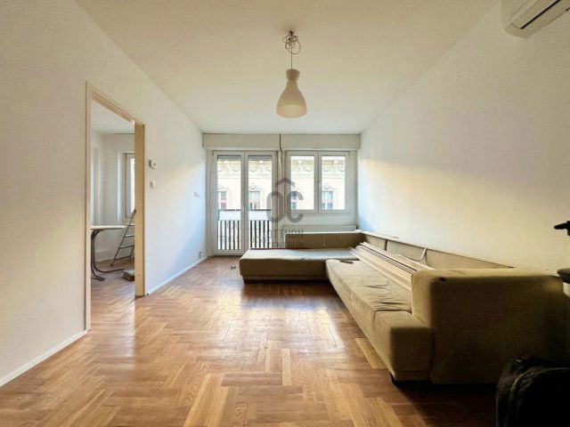 Eladó téglalakás, Budapesten, V. kerületben 139.9 M Ft, 4 szobás