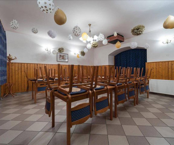 Eladó üzlethelyiség, Vámosmikolán 110 M Ft