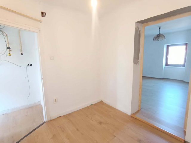 Eladó sorház, Pécsett, Kórház utcában 7.3 M Ft, 2 szobás