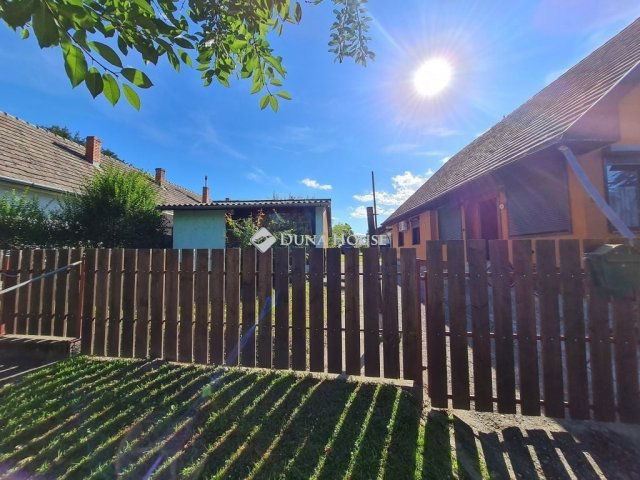 Eladó családi ház, Balatonszabadiban 65 M Ft, 5 szobás