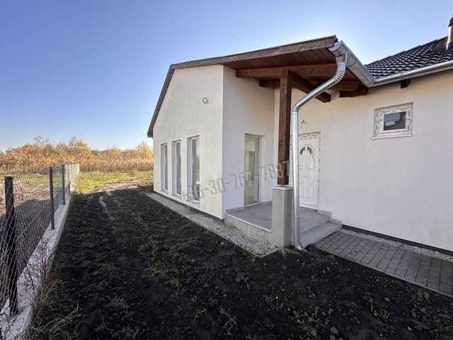 Eladó családi ház, Ráckevén 84.9 M Ft, 4 szobás