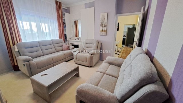 Eladó családi ház, Őrbottyánban 124.9 M Ft, 7 szobás