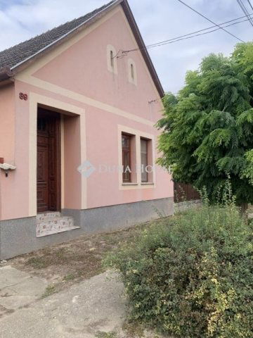 Eladó családi ház, Tolnán 41.9 M Ft, 3 szobás