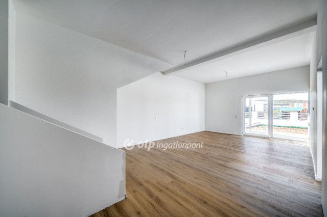 Eladó ikerház, Mogyoródon 113.99 M Ft, 4 szobás