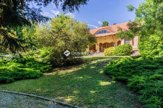 Eladó családi ház, Herceghalomon 439.9 M Ft, 5 szobás