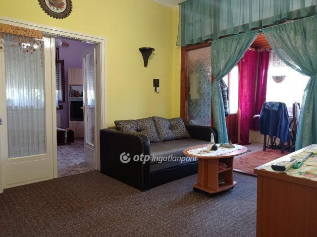 Eladó családi ház, Gádoroson 30 M Ft, 3 szobás