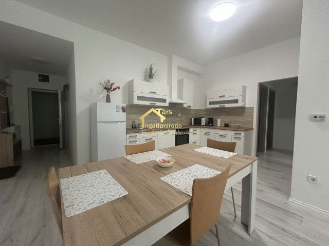 Kiadó téglalakás, albérlet, Csornán 200 E Ft / hó, 3 szobás