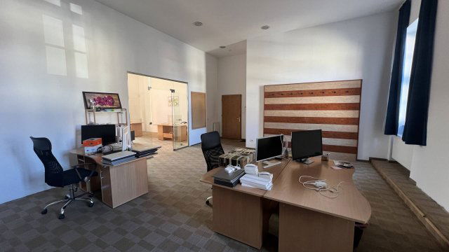 Eladó téglalakás, Baján 105 M Ft, 4 szobás