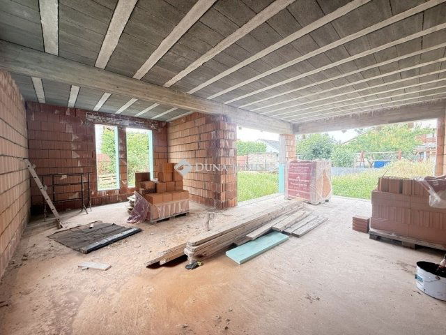 Eladó ikerház, Szigetszentmiklóson 89.85 M Ft, 4 szobás