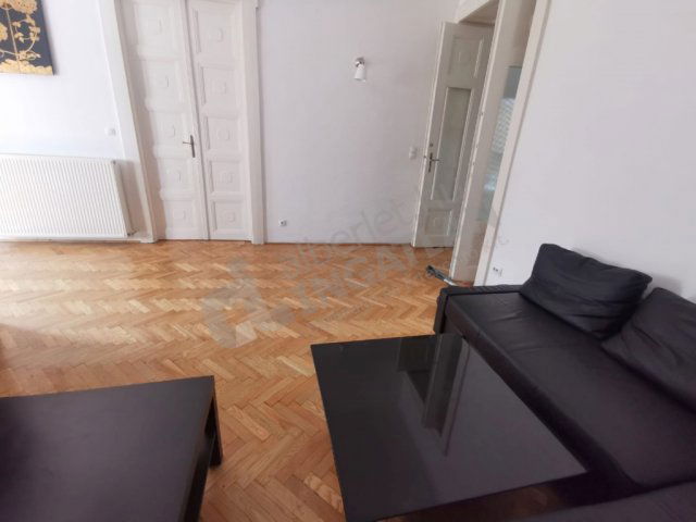 Eladó téglalakás, Budapesten, VI. kerületben, Zichy Jenő utcában