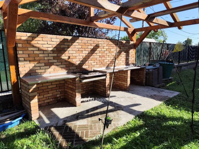 Eladó nyaraló, Kiskunlacházán 32 M Ft, 1 szobás