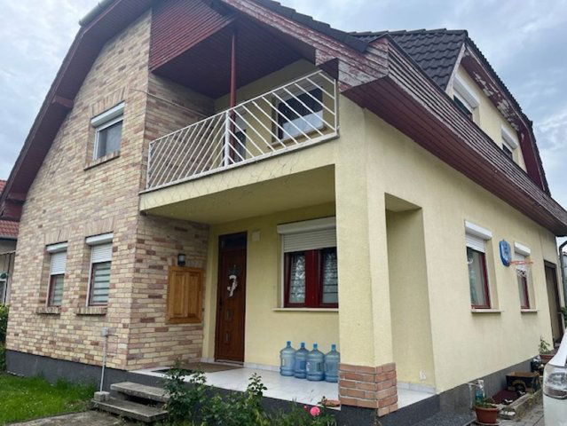 Eladó családi ház, Taksonyon 115 M Ft, 6 szobás