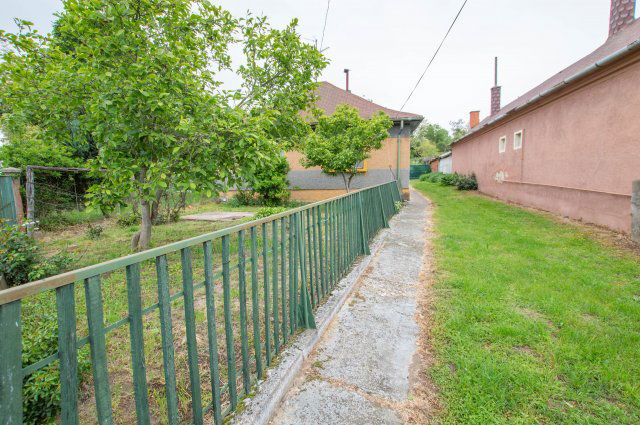 Eladó családi ház, Alsóújlakon 21.9 M Ft, 2 szobás