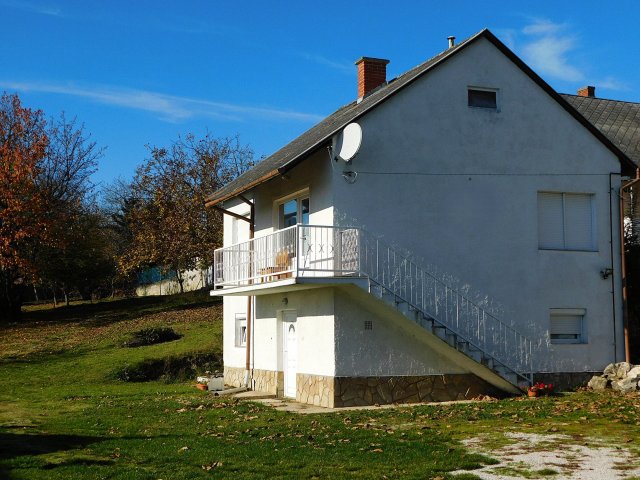 Eladó téglalakás, Vonyarcvashegyen, Horváth Imre utcában
