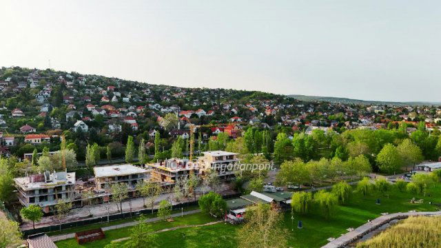 Eladó téglalakás, Balatonalmádiban 118.146 M Ft, 3 szobás