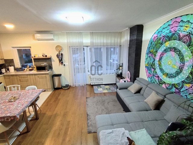 Eladó téglalakás, Siófokon 79.9 M Ft, 4 szobás