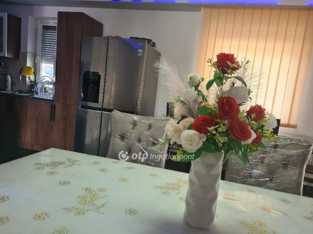 Eladó családi ház, Érden 117 M Ft, 6 szobás