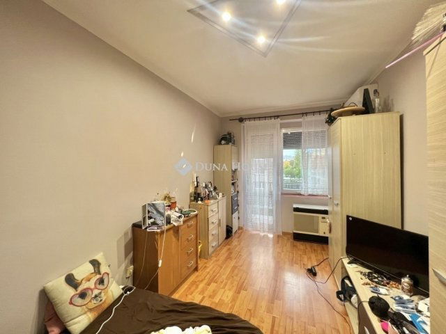 Eladó téglalakás, Várpalotán 42.9 M Ft, 2 szobás