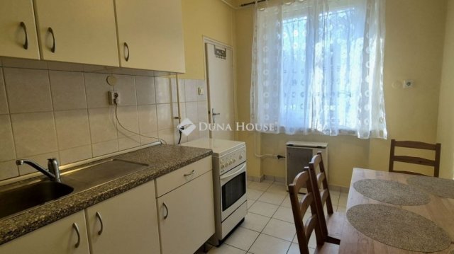 Eladó téglalakás, Budapesten, XIV. kerületben 60 M Ft, 1 szobás