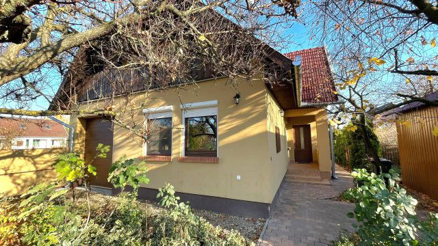 Eladó családi ház, Gyulán 83.9 M Ft, 6 szobás