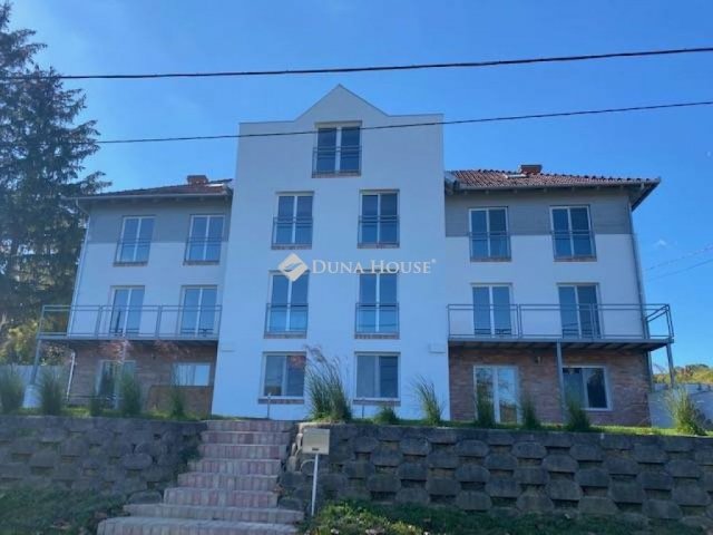 Eladó téglalakás, Orfűn 65 M Ft, 1 szobás