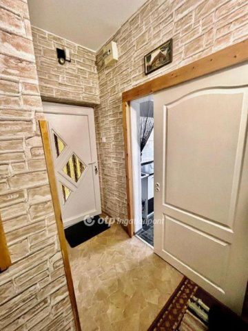 Eladó családi ház, Pécsett 42.9 M Ft, 3 szobás