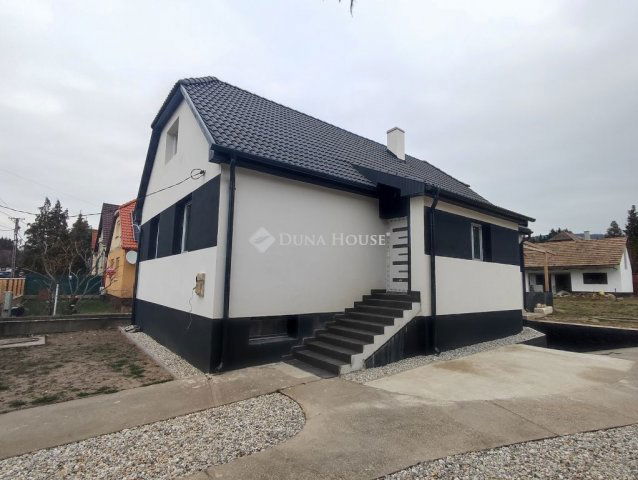 Eladó családi ház, Vértesszőlősön 104.9 M Ft, 4 szobás
