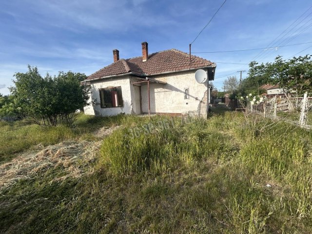 Eladó családi ház, Sarkadon 8 M Ft, 1+1 szobás